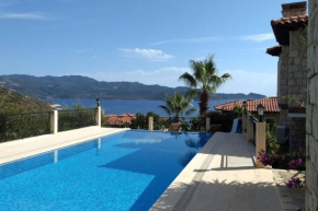 Villa Wilmot- Cozy Villa at the Peninsula with shared pool